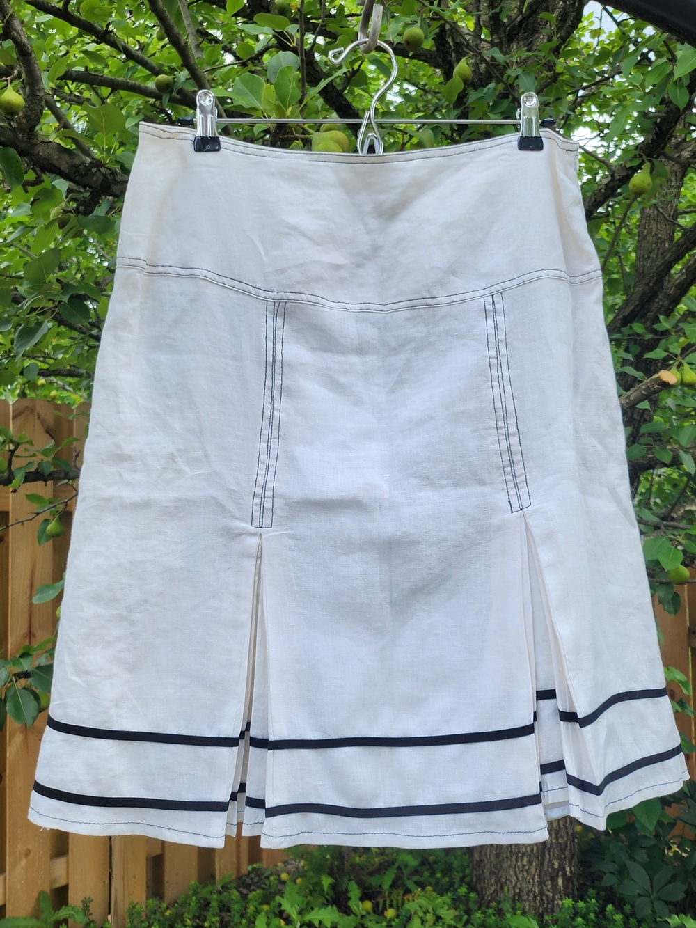 Susan Bristol 100% Linen Sz 6 White A-Line Skirt with Black Trim